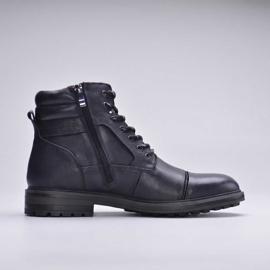 LACE-UP WINTER BOOT FOR MEN